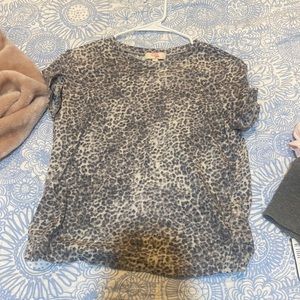 cute top got in kids section but fits i normally wear a xs or small in women’s